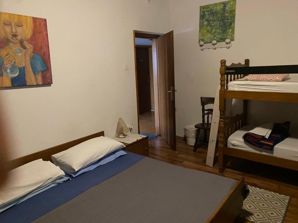 Hostel-Sezanalokev B&B Eksteriør billede